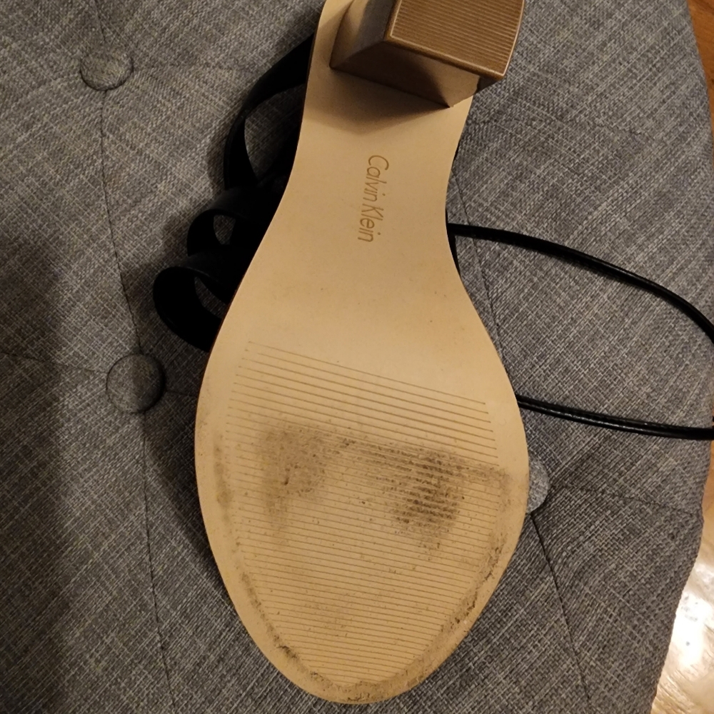 Shoes - Picture 4 of 4